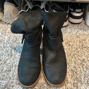 Ugg soft suede boots